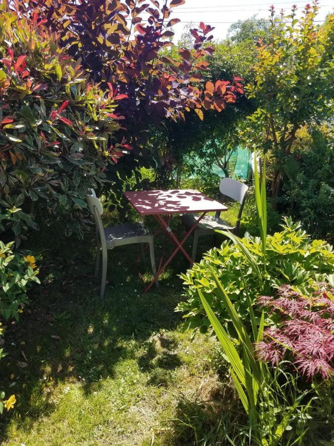 Petit Logement Dans Un Ecrin De Verdure Saint-Herblain Exterior photo